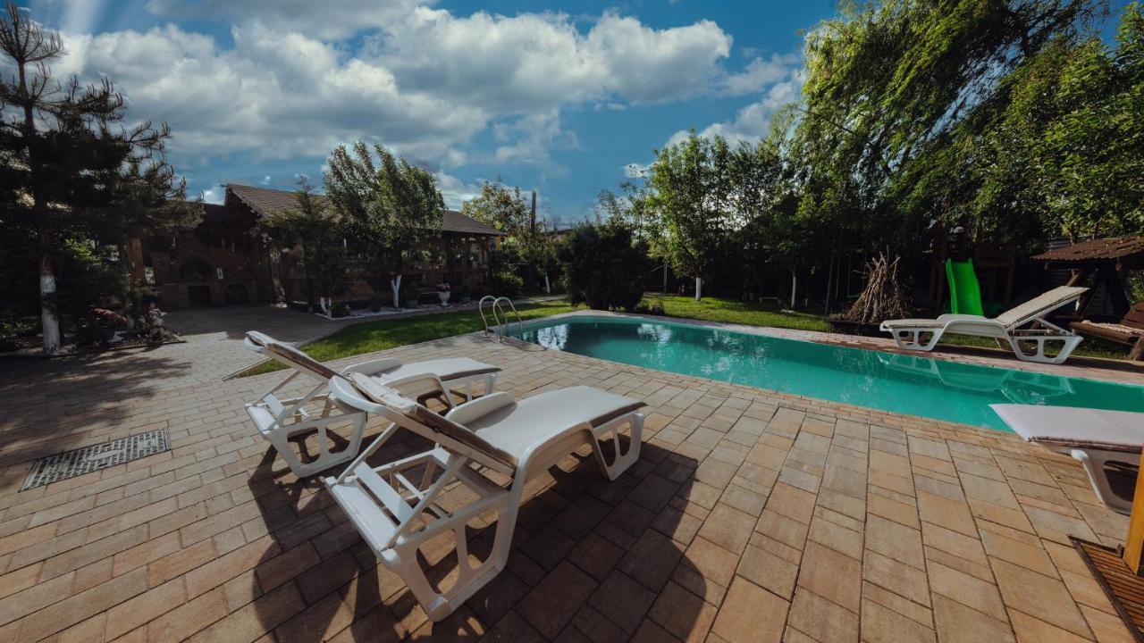 Casuta De Sub Deal - Ciubar Si Piscina Villa Magura  Bagian luar foto